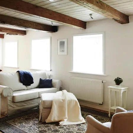 Wellness Under Thatch, Casa vacanze